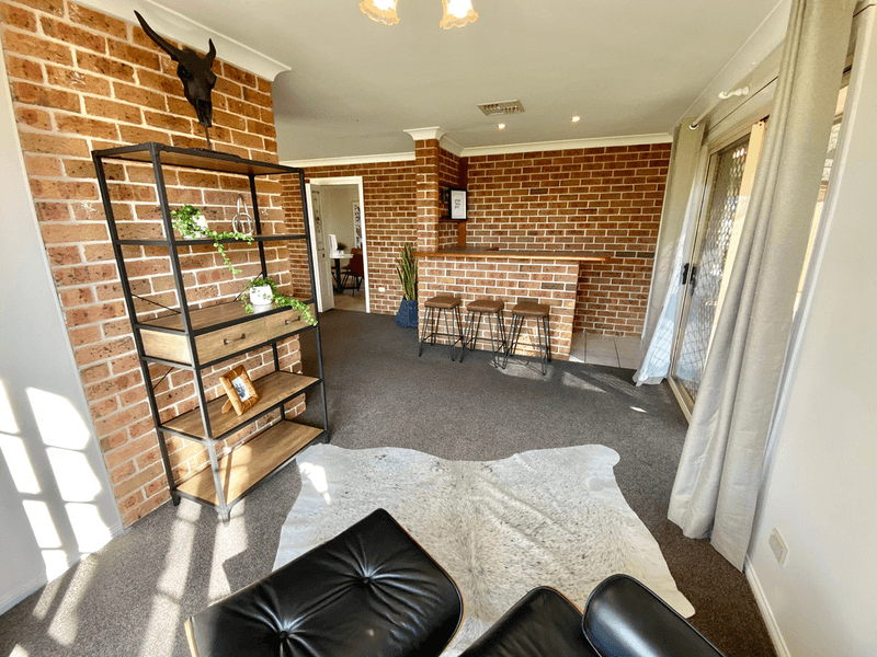 9 Mimosa Road, PARKES, NSW 2870