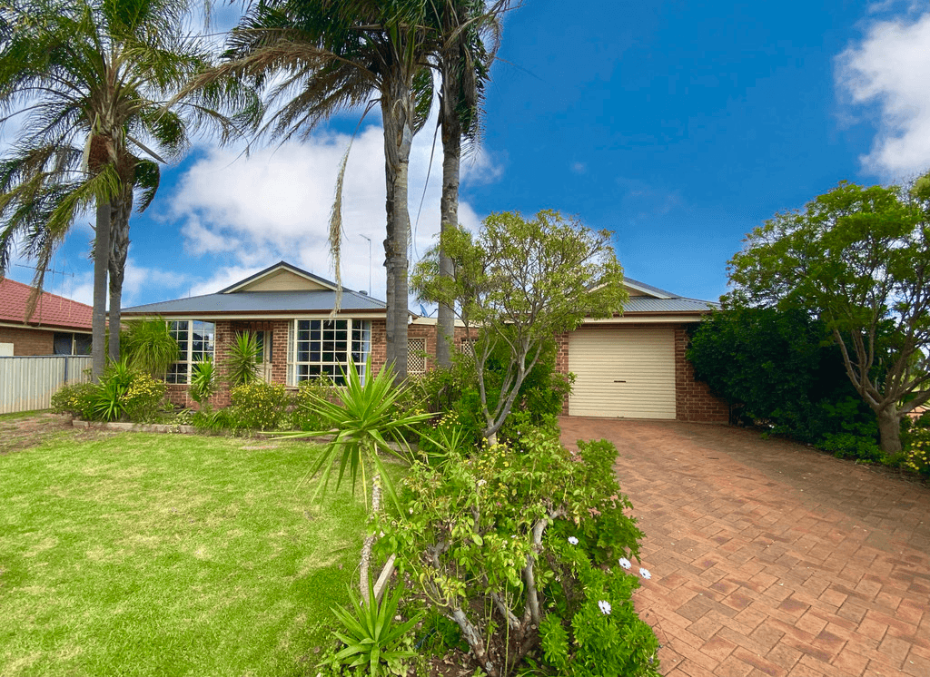 9 Mimosa Road, PARKES, NSW 2870