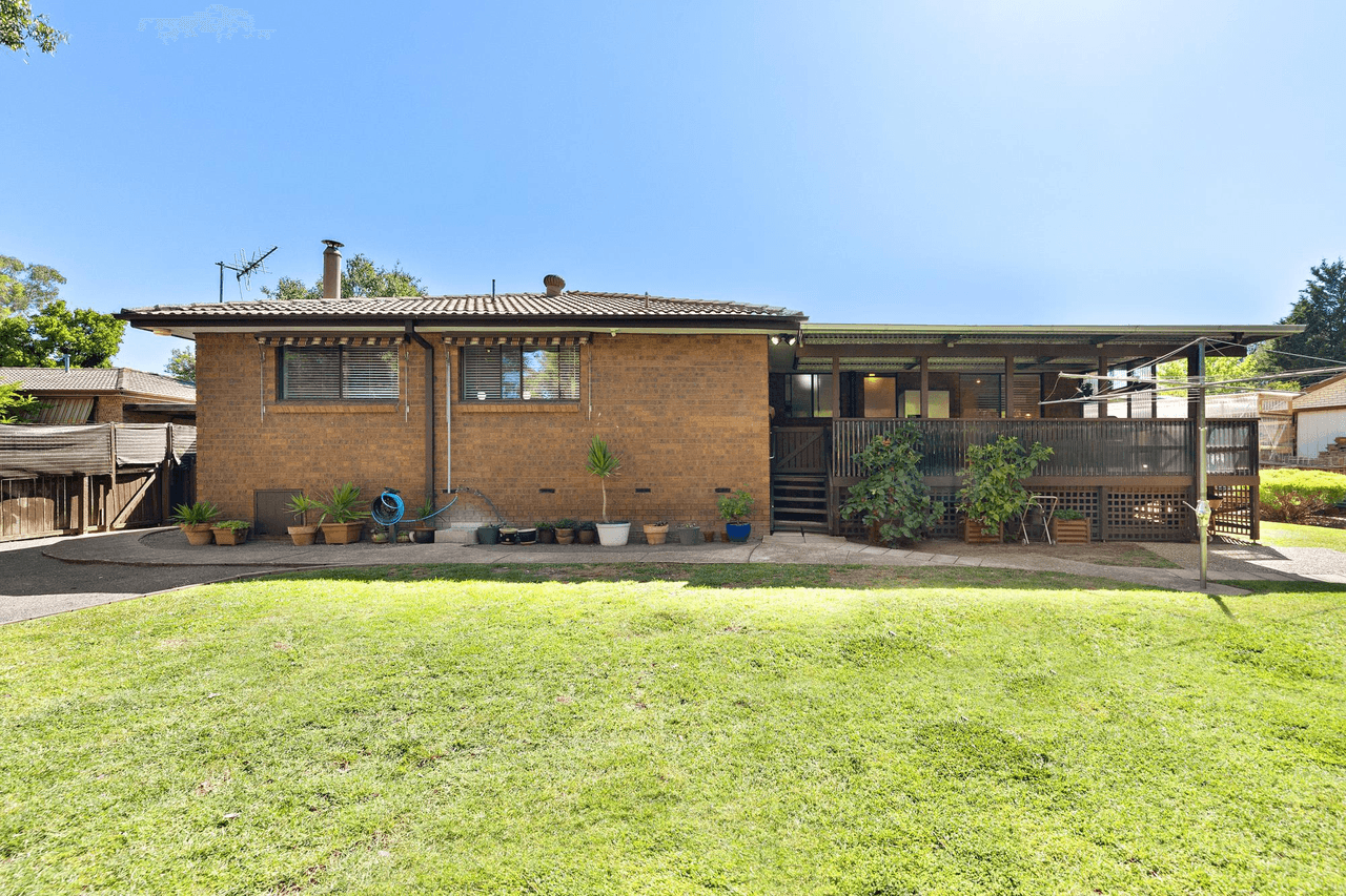 16 MacIntyre Place, CHARNWOOD, ACT 2615