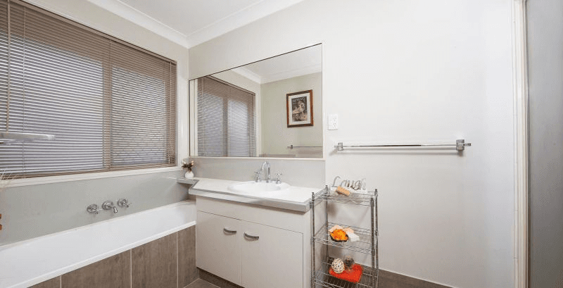 32 Springfield Crescent, Parkinson, QLD 4115