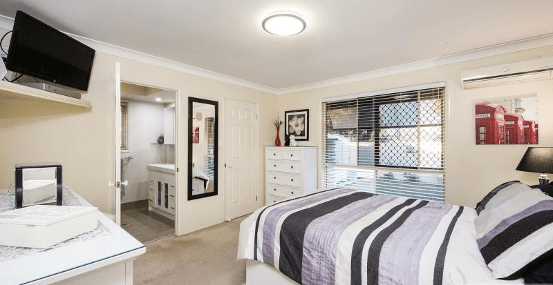 32 Springfield Crescent, Parkinson, QLD 4115