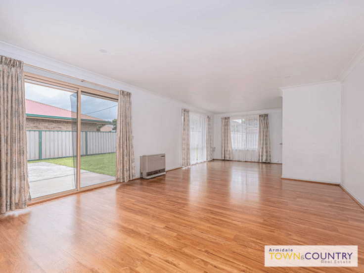 21 Ishbell Drive, ARMIDALE, NSW 2350