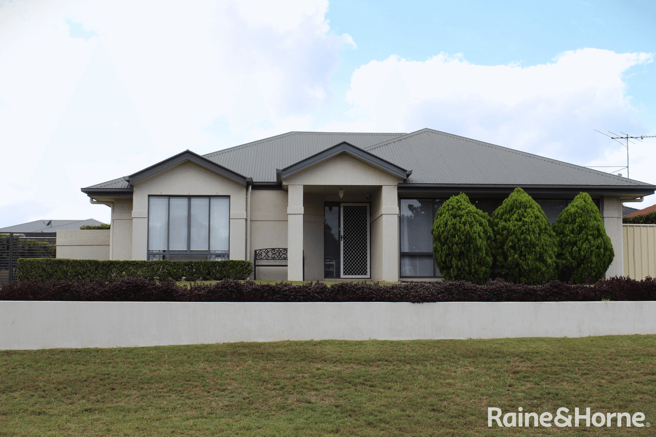 16 Avocado Crescent, KINGAROY, QLD 4610