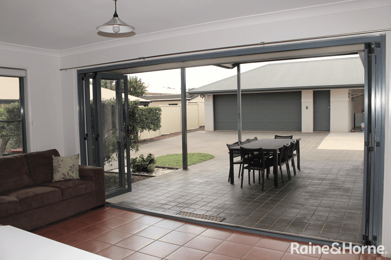 16 Avocado Crescent, KINGAROY, QLD 4610