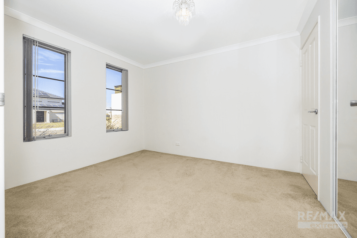 60 Hampshire Drive, Jindalee, WA 6036