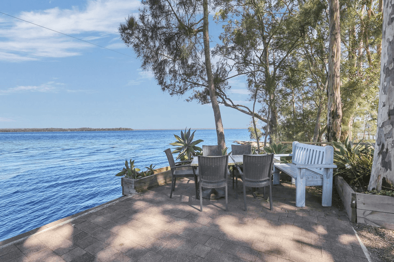 4 Island Point Road, ST GEORGES BASIN, NSW 2540