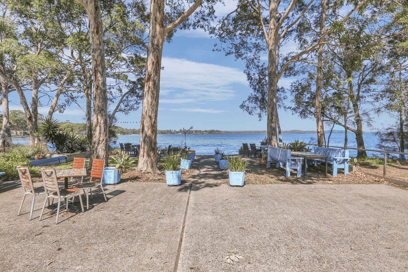 4 Island Point Road, ST GEORGES BASIN, NSW 2540