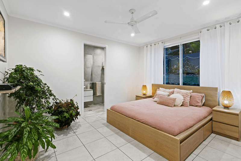 23 Hidden Cove, Tallebudgera, QLD 4228