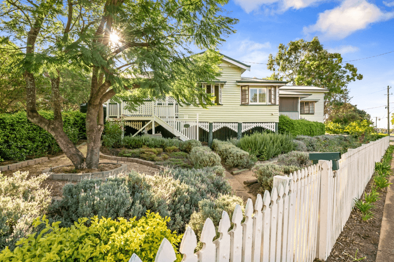 37 Kitchener Street, East Toowoomba, QLD 4350