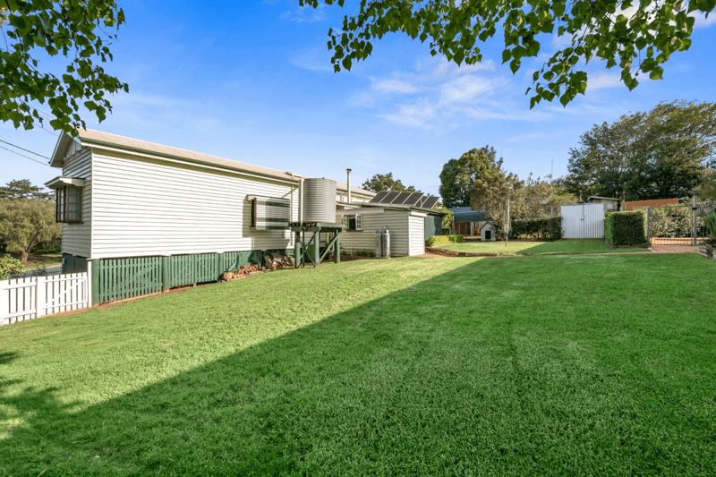 37 Kitchener Street, East Toowoomba, QLD 4350