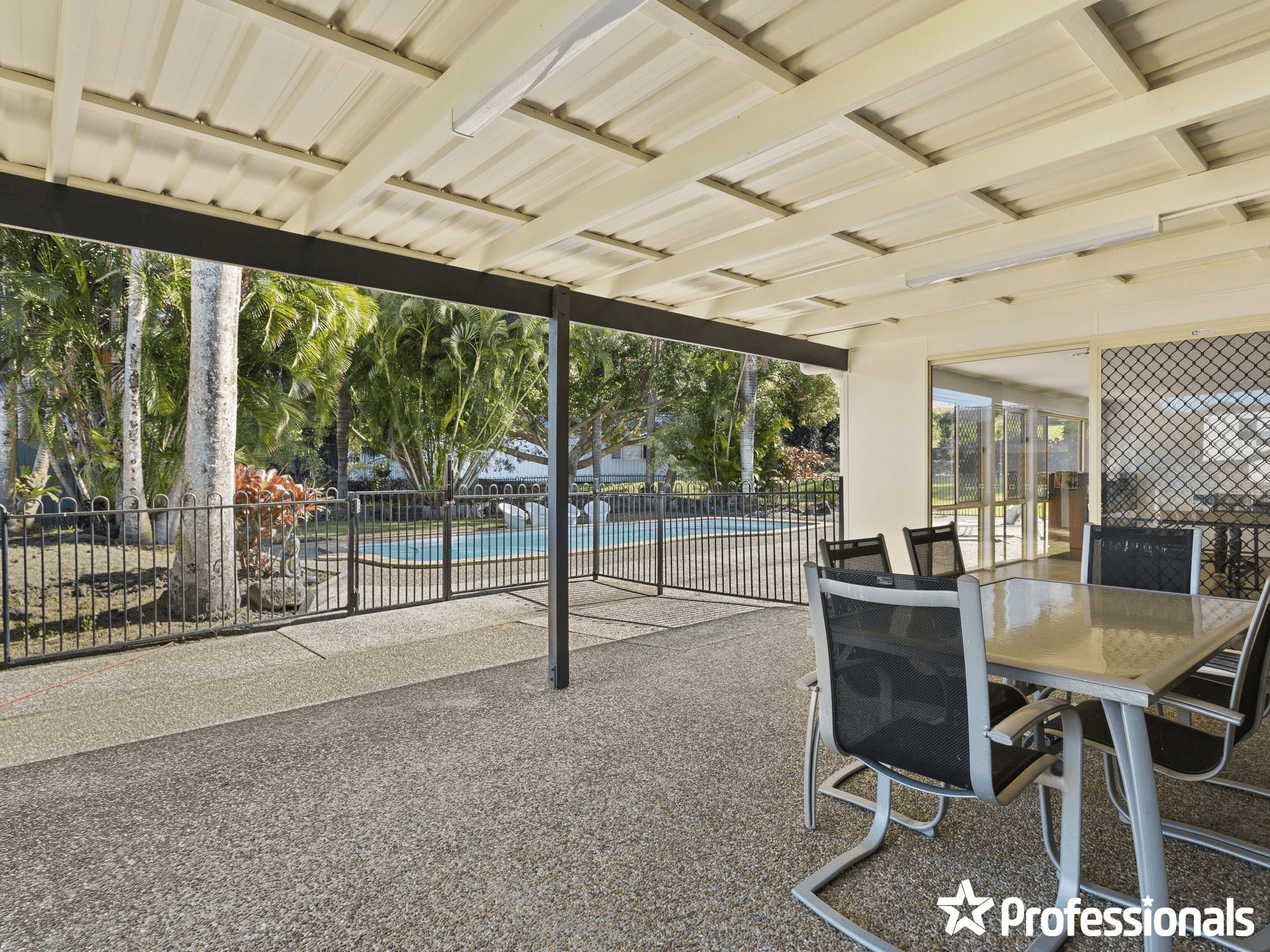 6 Joanne Court, CURRUMBIN VALLEY, QLD 4223