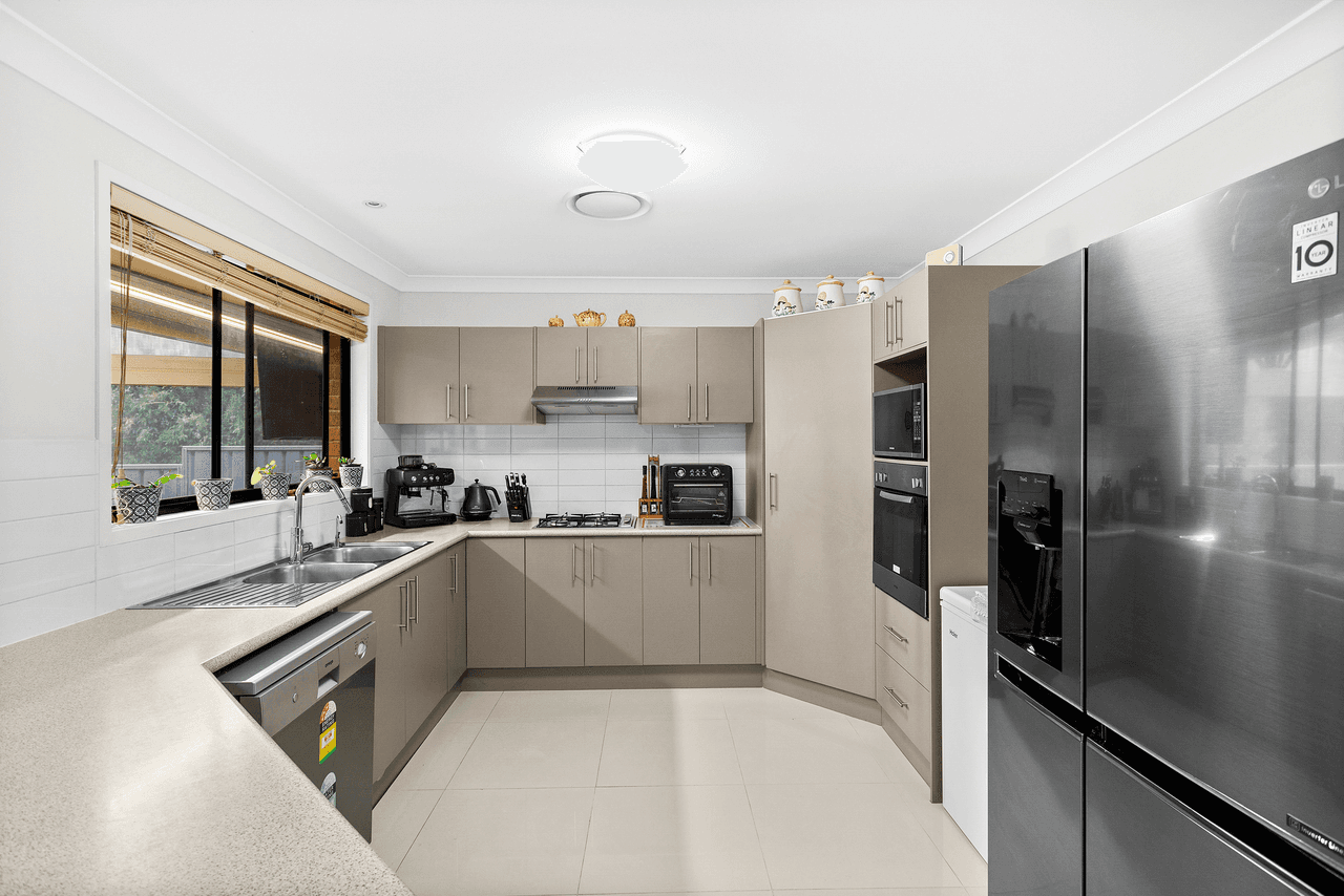 115 Daintree Drive, ALBION PARK, NSW 2527