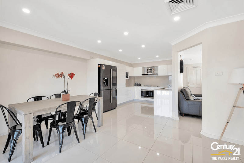 1/19 Davina Crescent, Cecil Hills, NSW 2171