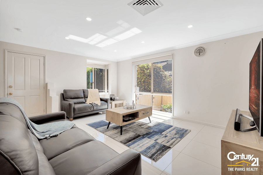 1/19 Davina Crescent, Cecil Hills, NSW 2171