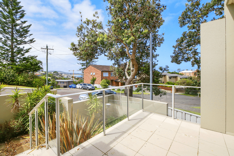 2/10 Grosvenor Road, TERRIGAL, NSW 2260