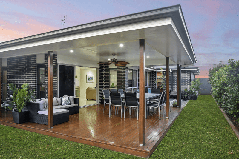 22 Brimblecombe Drive, Middle Ridge, QLD 4350