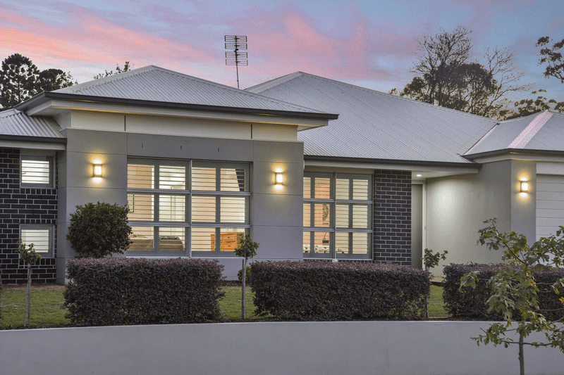 22 Brimblecombe Drive, Middle Ridge, QLD 4350