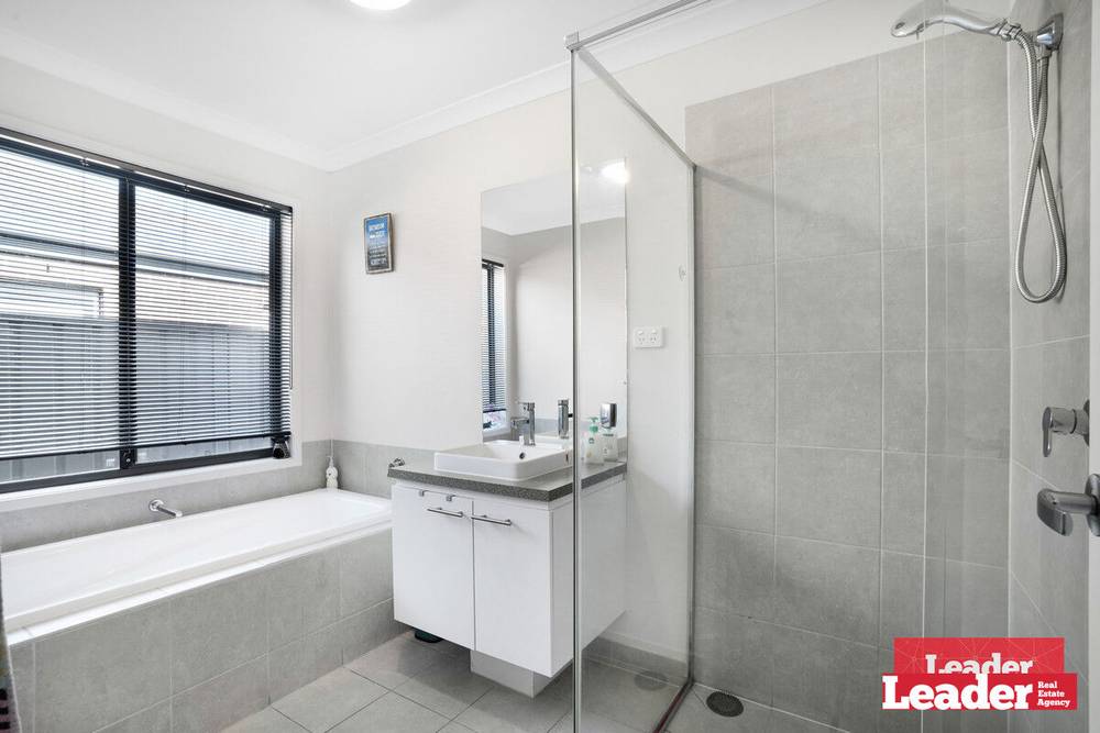 7 Whispering Circuit, Kilmore, VIC 3764