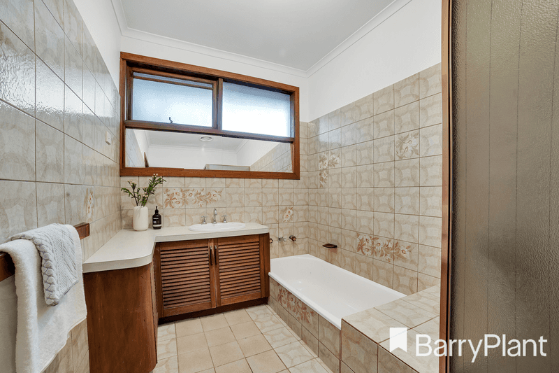 6 Ashley Close, Wheelers Hill, VIC 3150