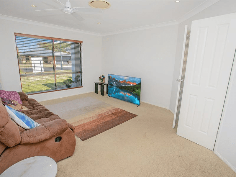 55 Sommerfeld Crescent, CHINCHILLA, QLD 4413