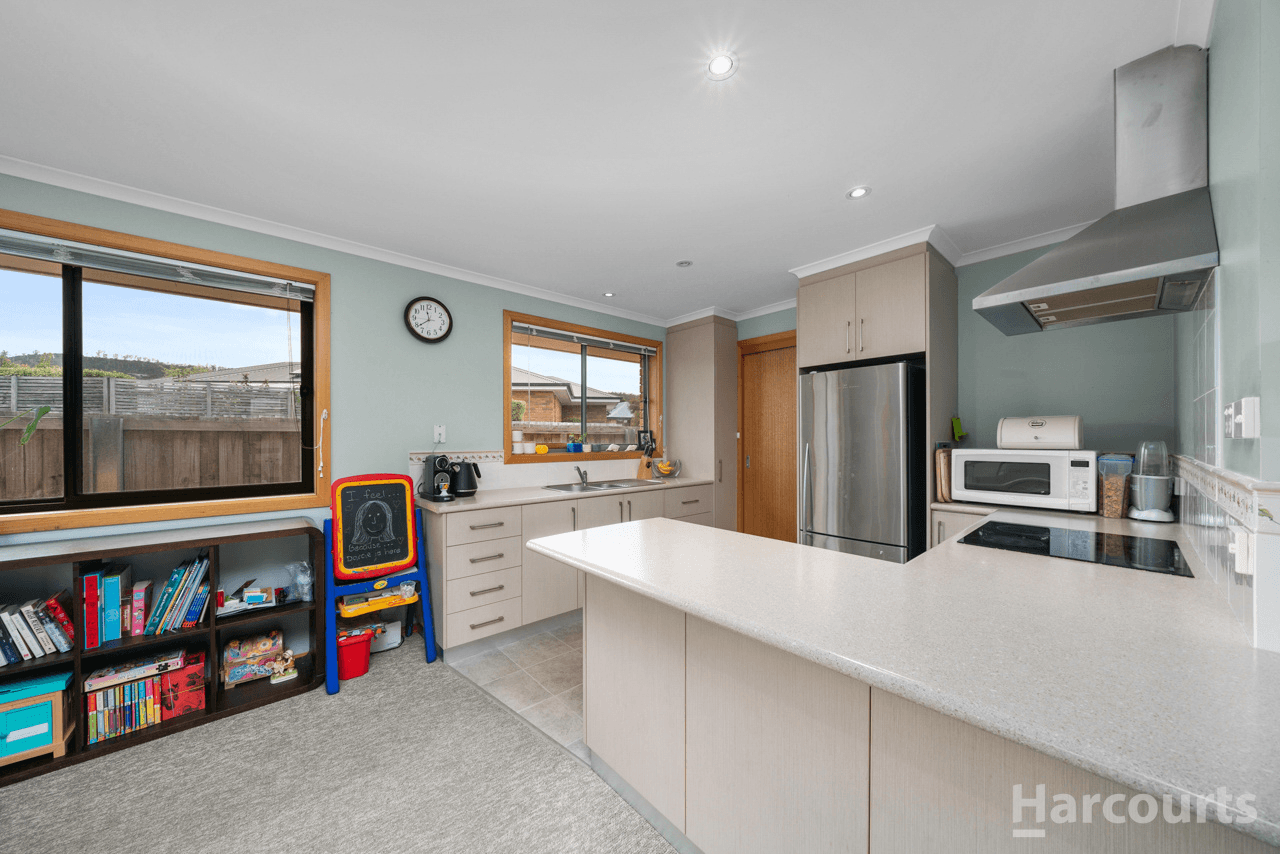 11 Parsonage Place, ROKEBY, TAS 7019