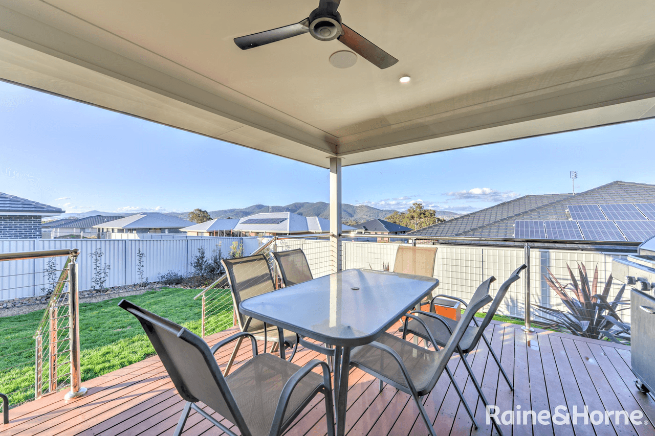 8 Mustang Close, TAMWORTH, NSW 2340