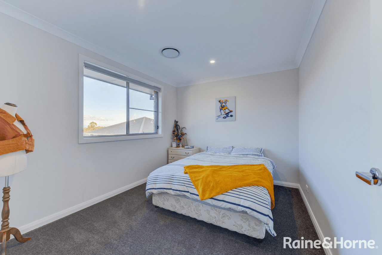 8 Mustang Close, TAMWORTH, NSW 2340