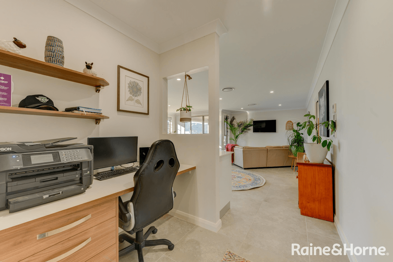 8 Mustang Close, TAMWORTH, NSW 2340