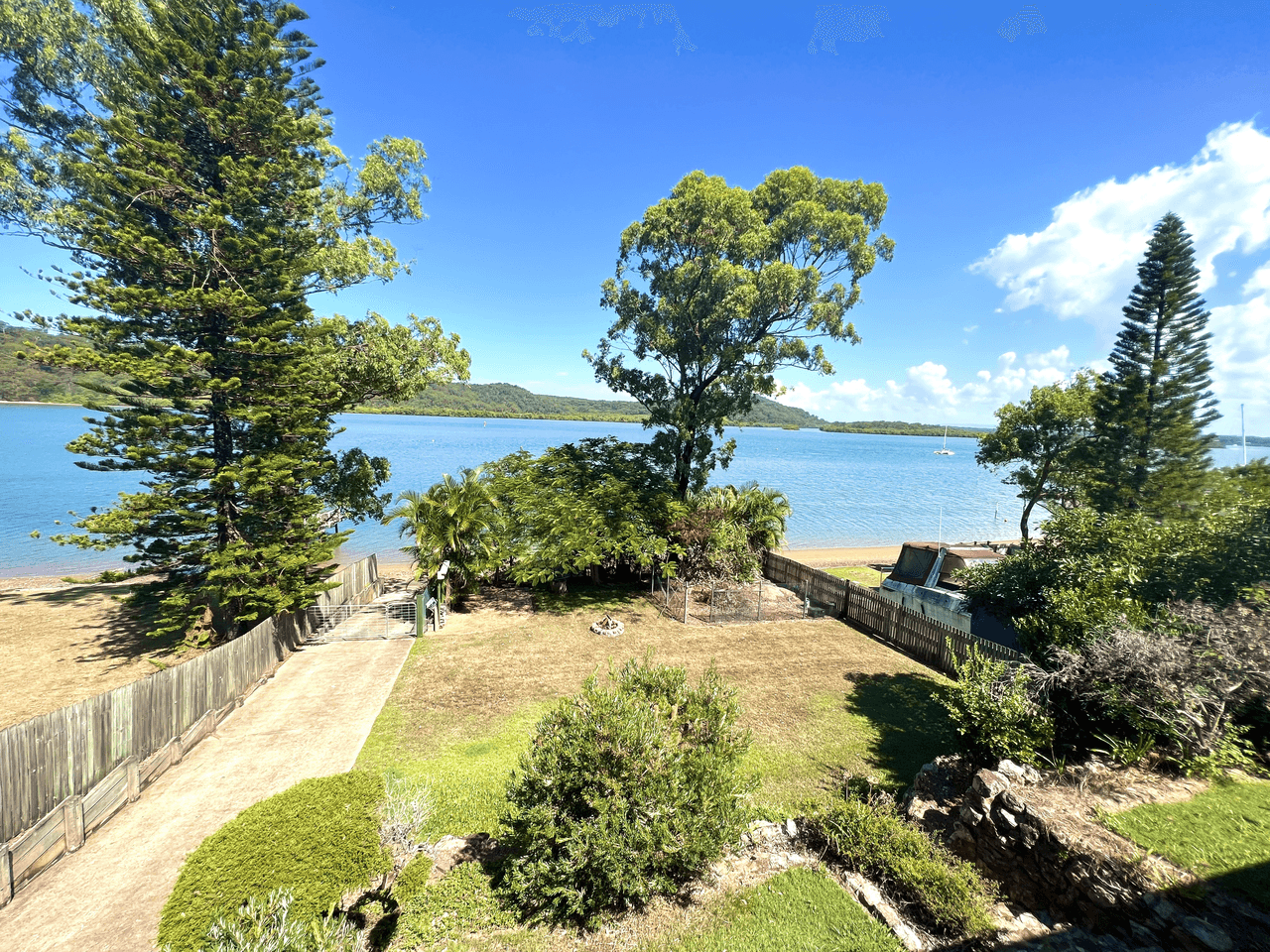 182 Canaipa Point Dr, Russell Island, QLD 4184