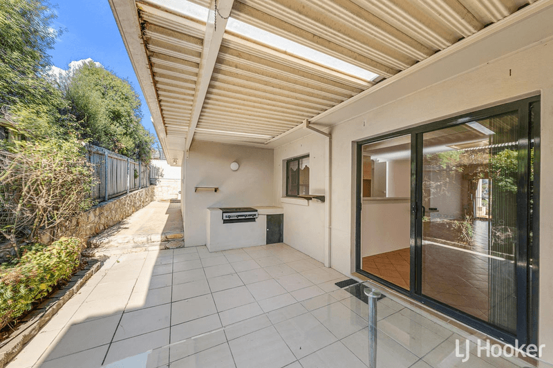 2 Amarina Street, PALMERSTON, ACT 2913