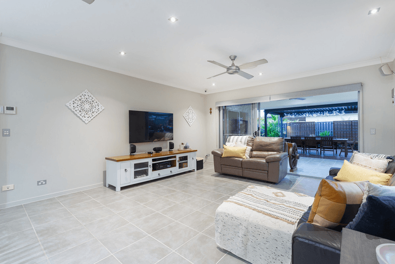 15 Daylesford Circuit, ORMEAU, QLD 4208