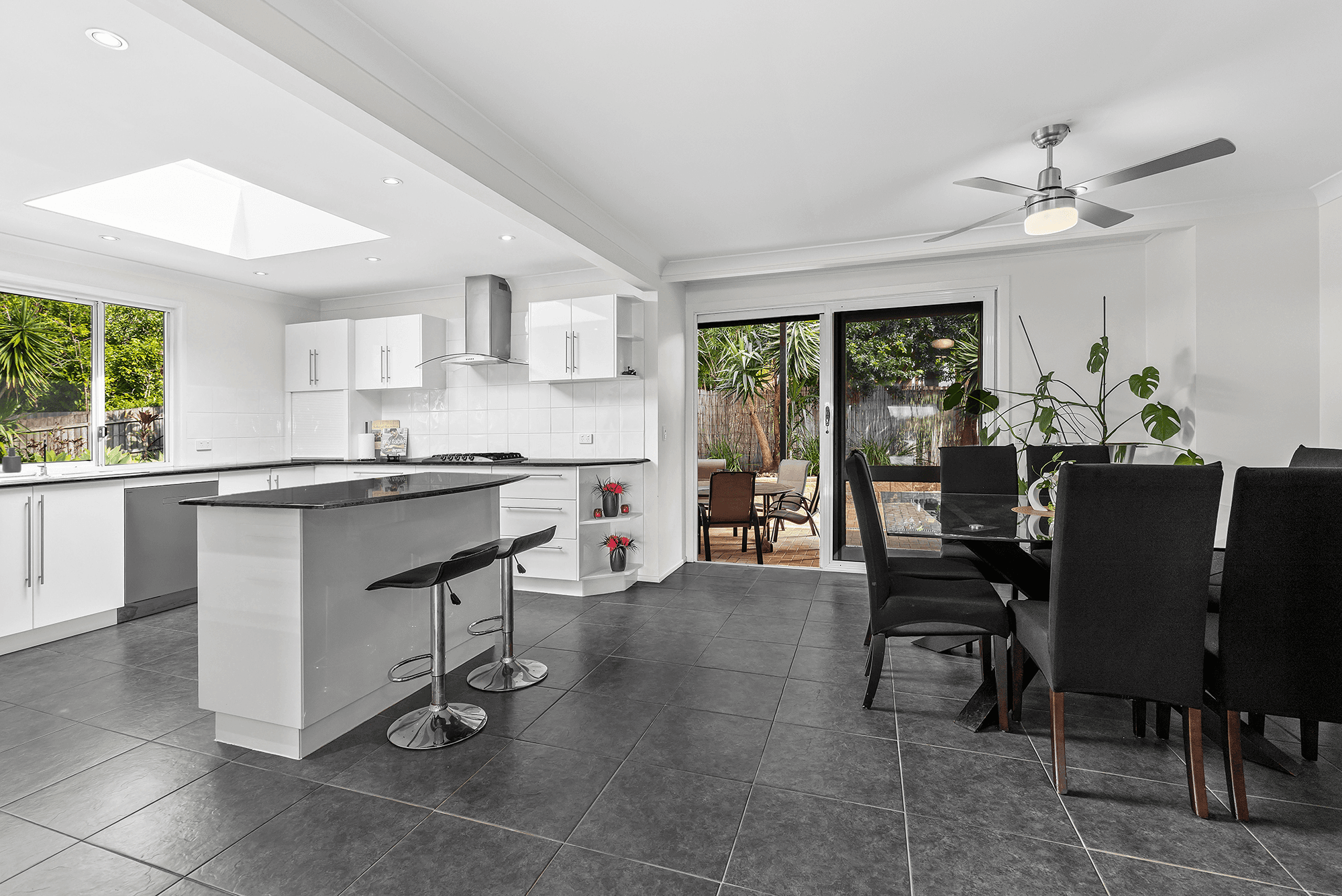 15 Anglia Street, ASPLEY, QLD 4034