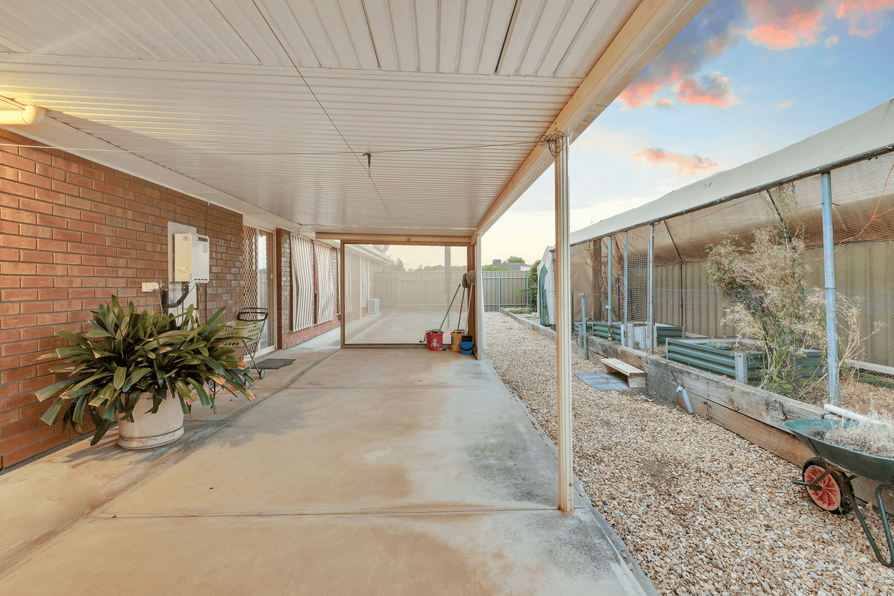 12 Higgins Road, ANGLE VALE, SA 5117