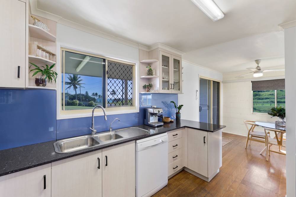 2 South Pacific Avenue, Slade Point, QLD 4740