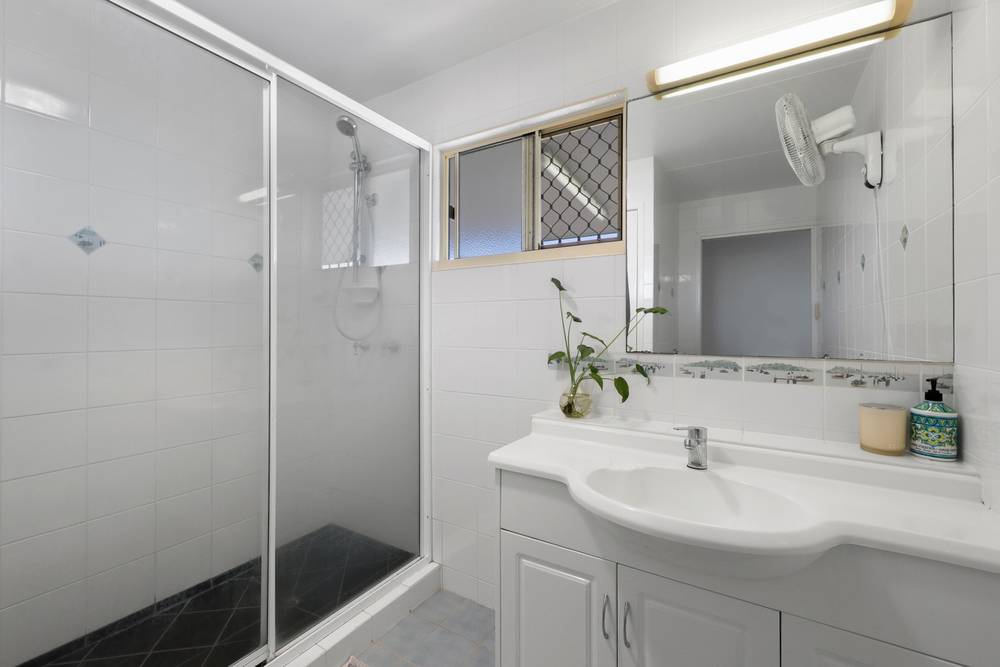 2 South Pacific Avenue, Slade Point, QLD 4740