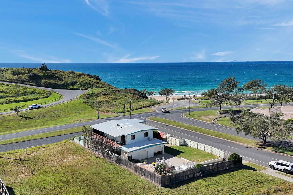 2 South Pacific Avenue, Slade Point, QLD 4740