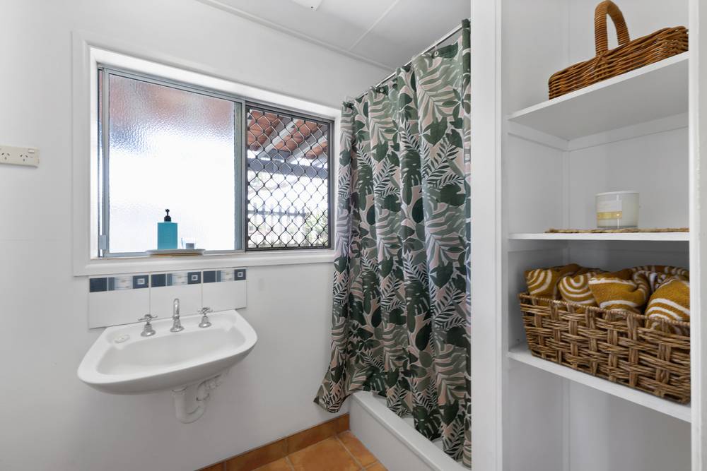 2 South Pacific Avenue, Slade Point, QLD 4740