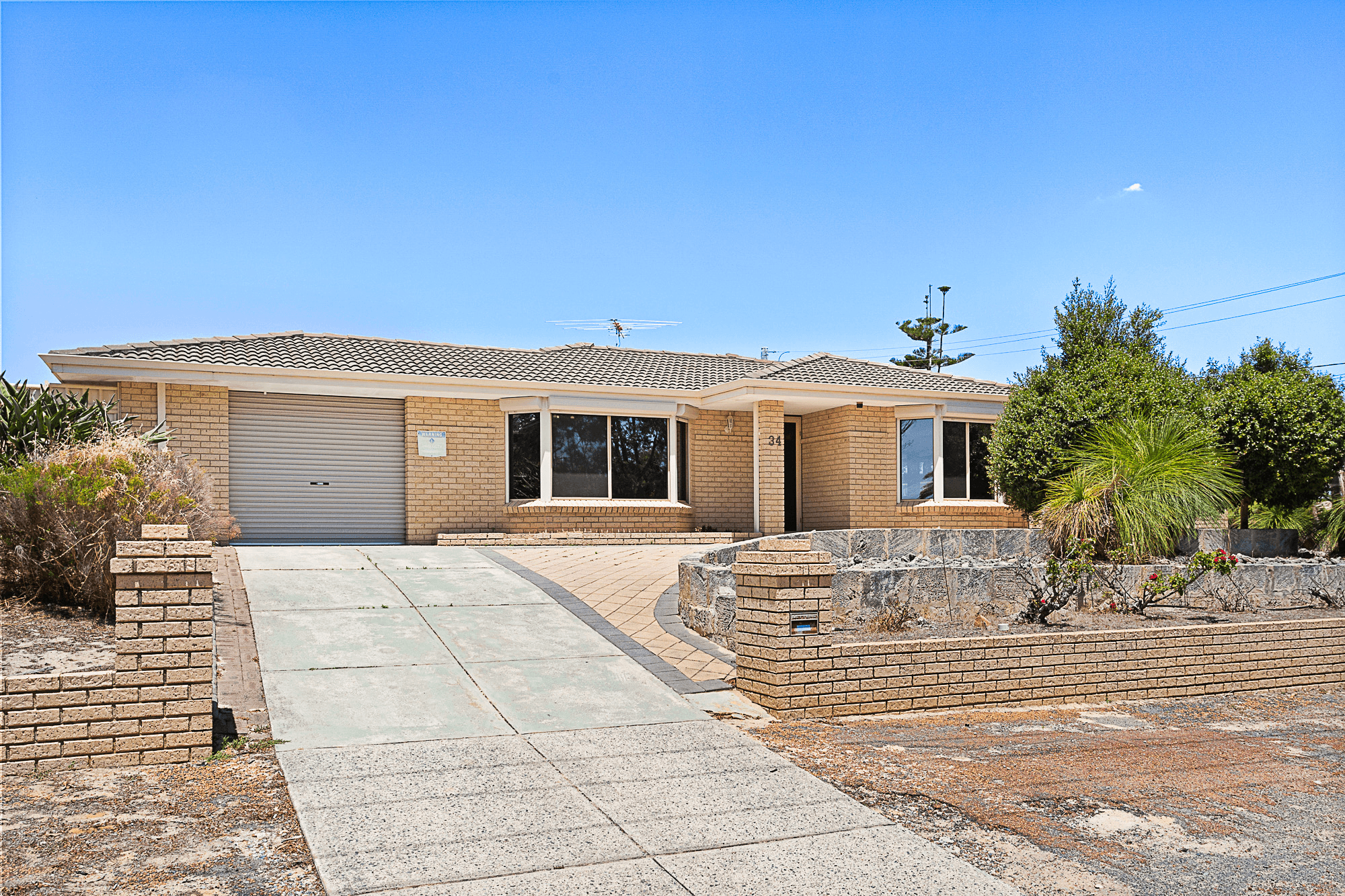 34 Le Grand Gardens, MARANGAROO, WA 6064