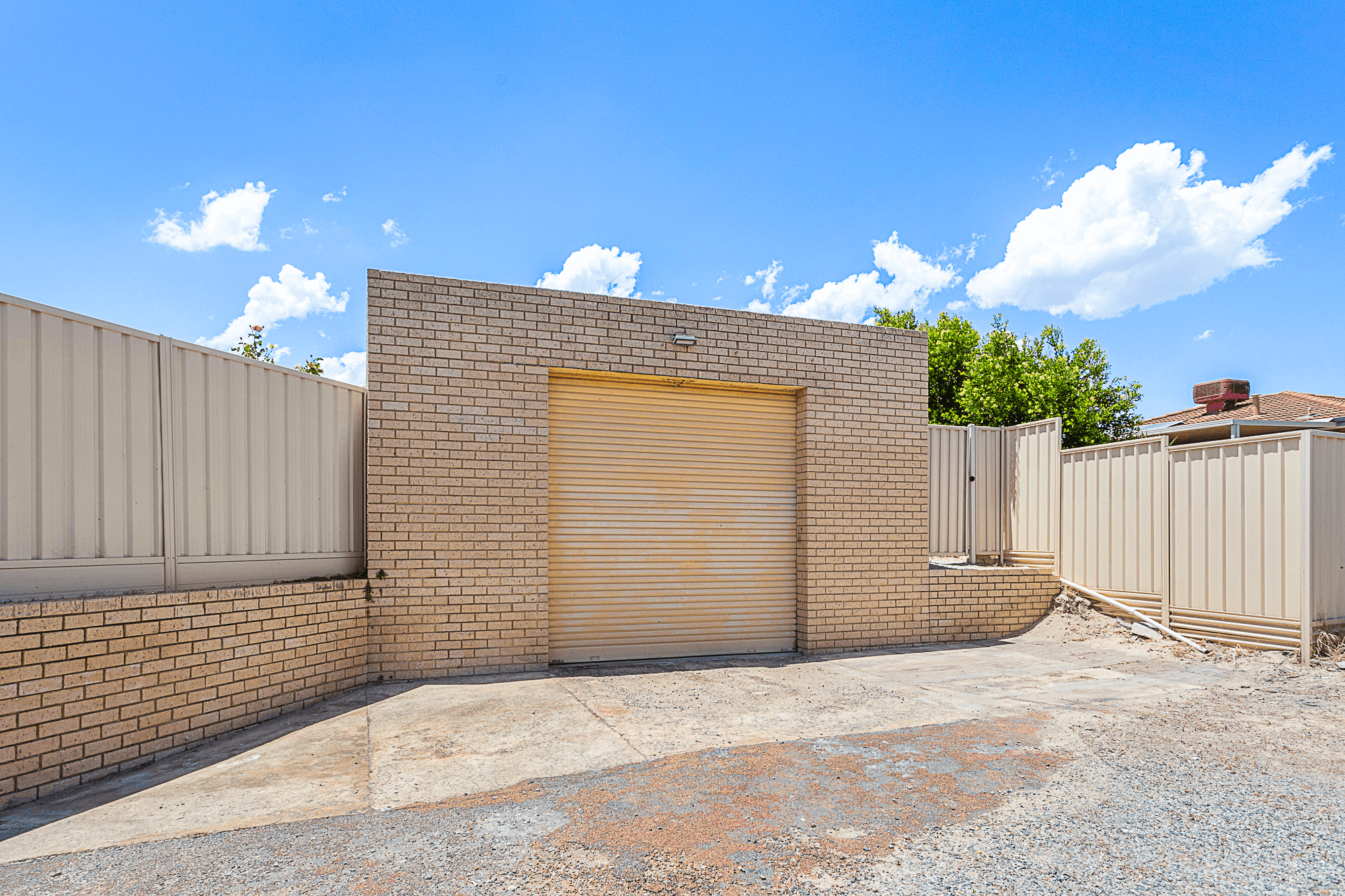 34 Le Grand Gardens, MARANGAROO, WA 6064