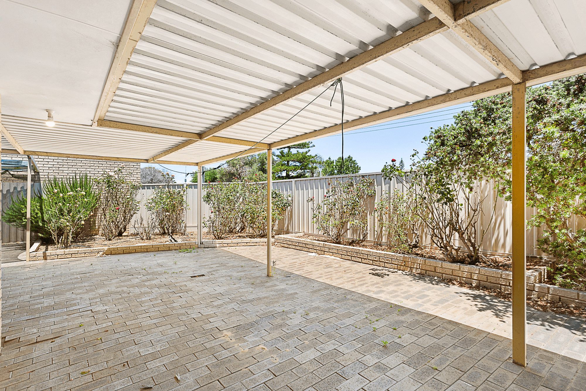 34 Le Grand Gardens, MARANGAROO, WA 6064