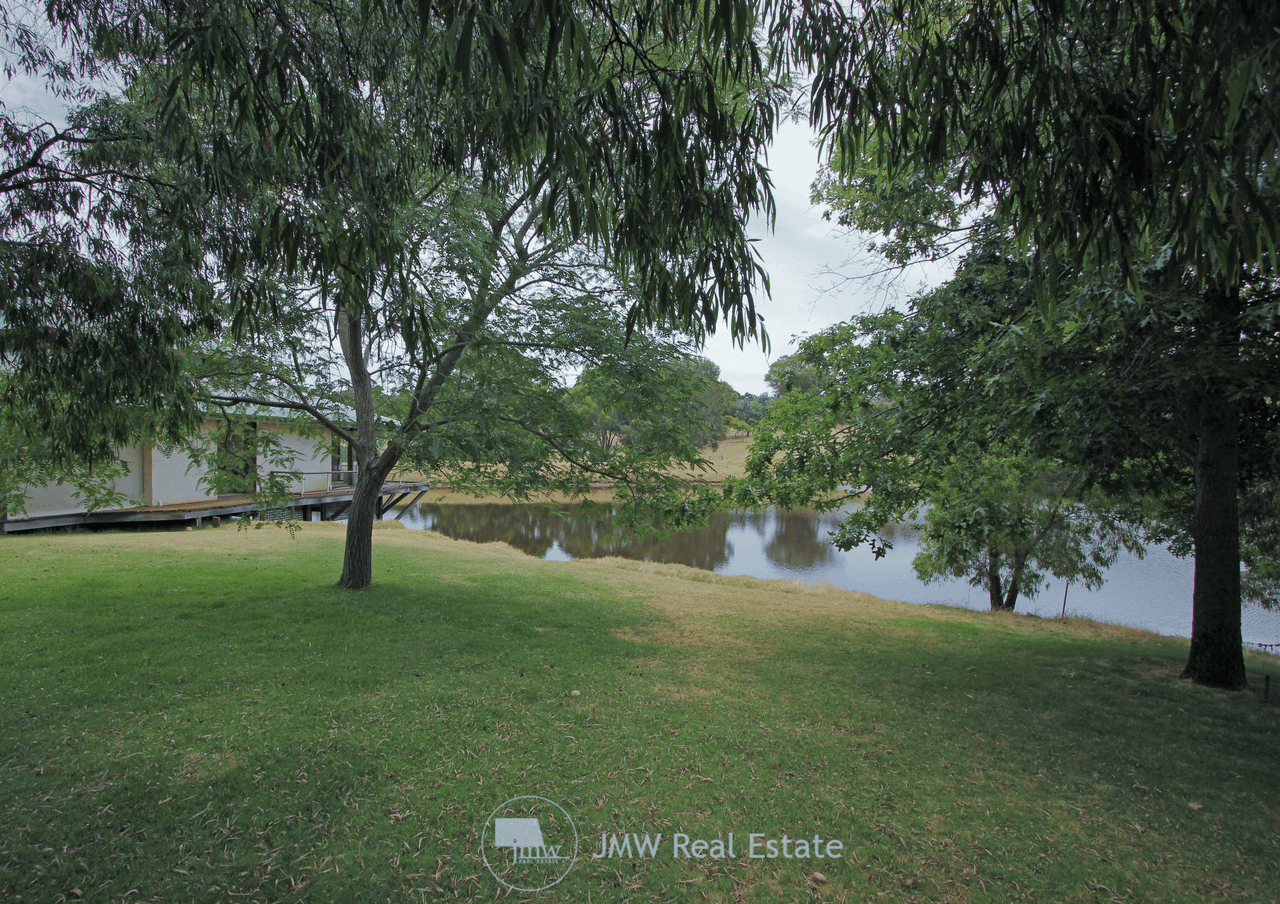 96 Koorabin Drive, corner of Gunyulgup Valley Drive, YALLINGUP, WA 6282