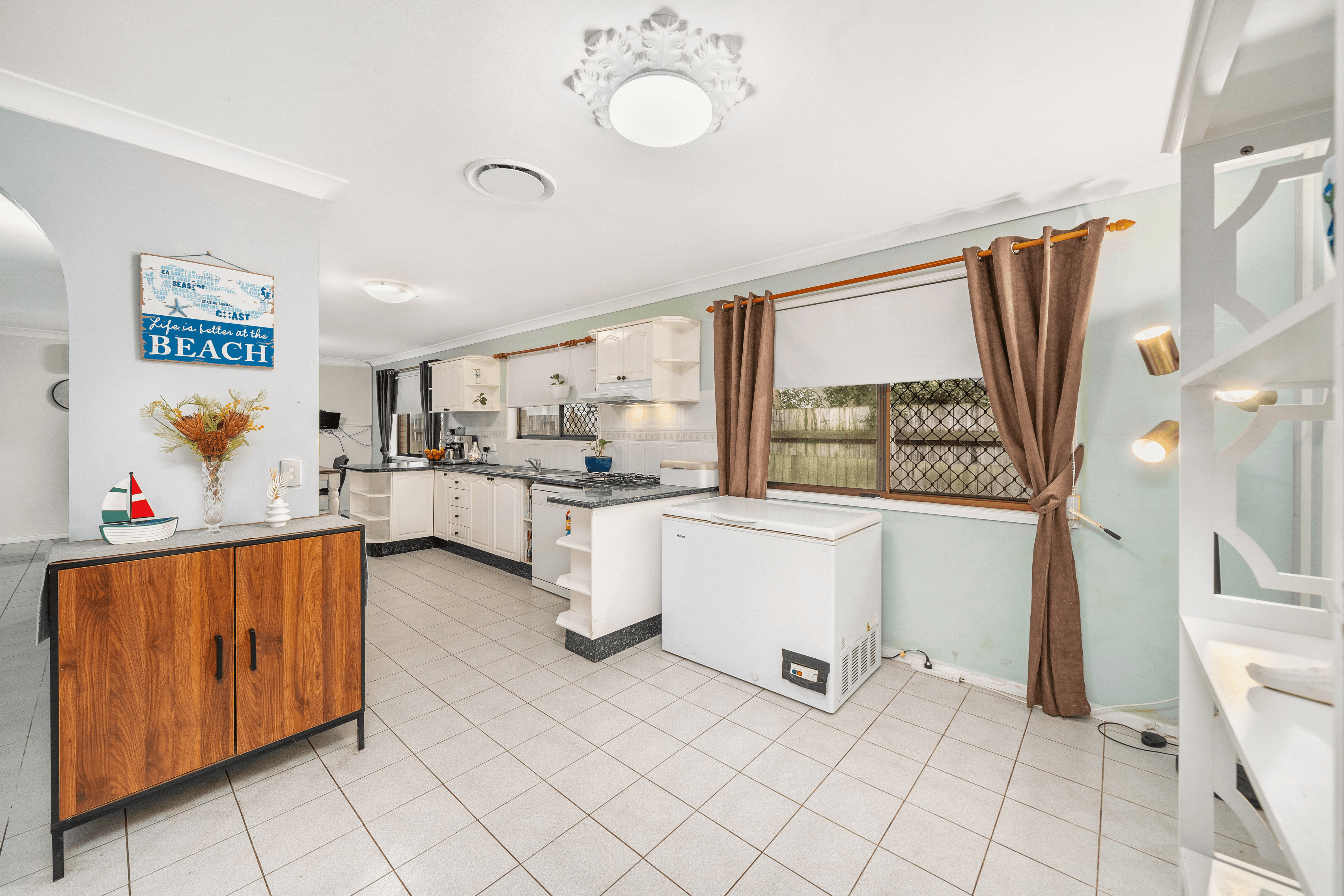 4 Thompson Crescent, CLONTARF, QLD 4019