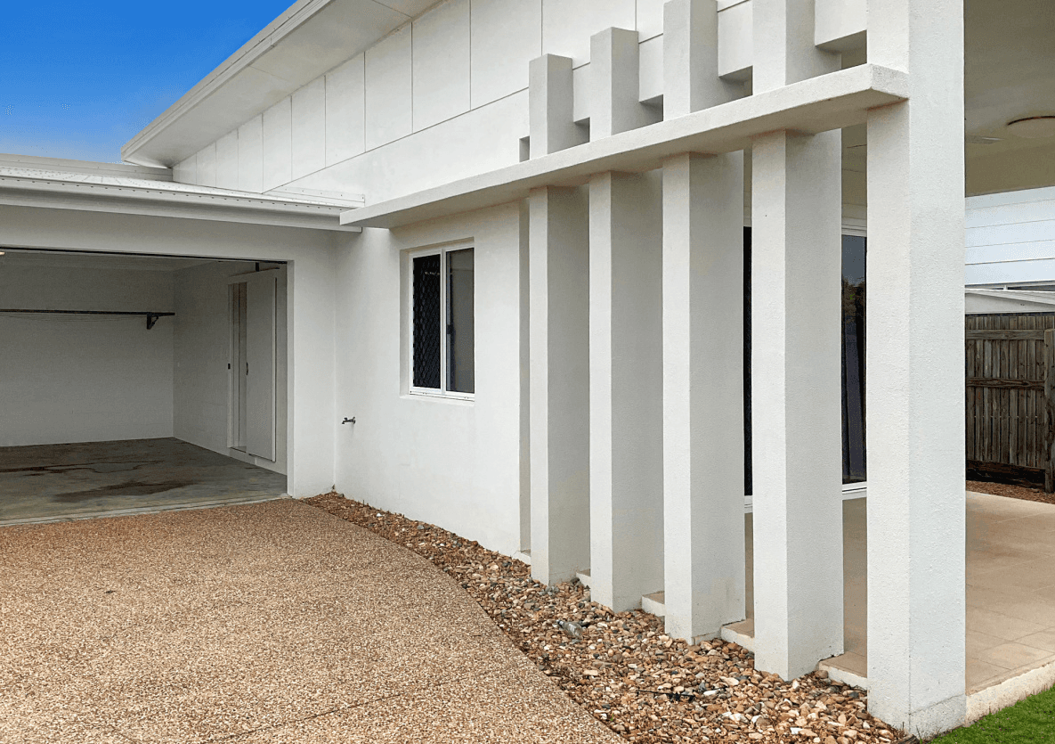 2 Songlark Street, BOHLE PLAINS, QLD 4817