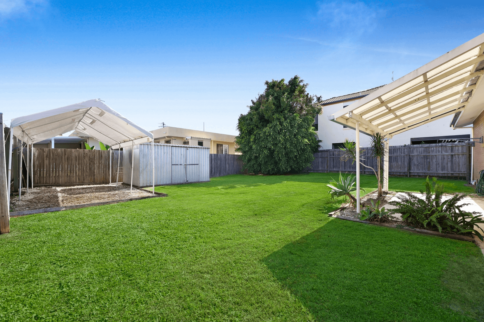 6 Errol Avenue, PARADISE POINT, QLD 4216