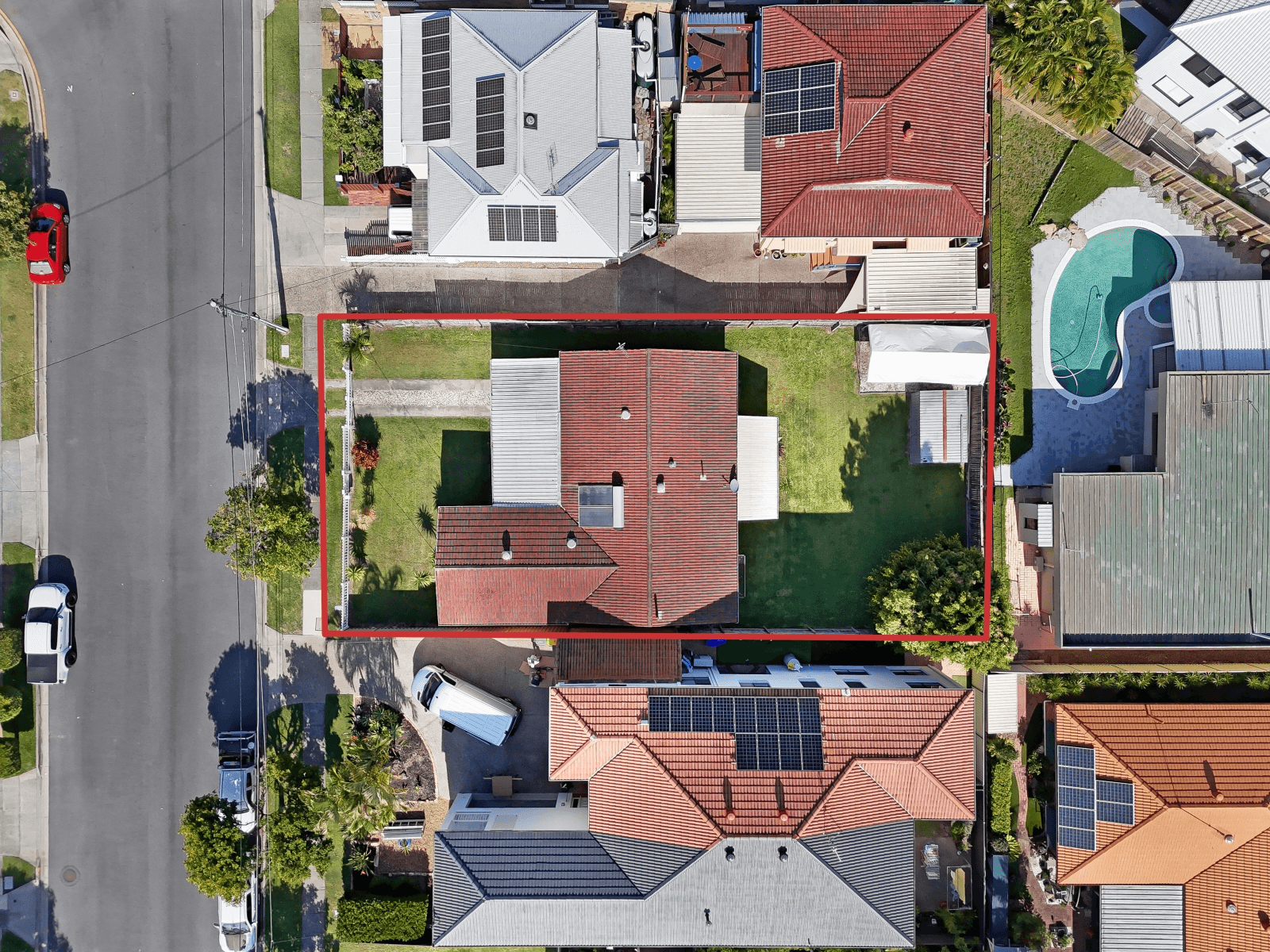 6 Errol Avenue, PARADISE POINT, QLD 4216