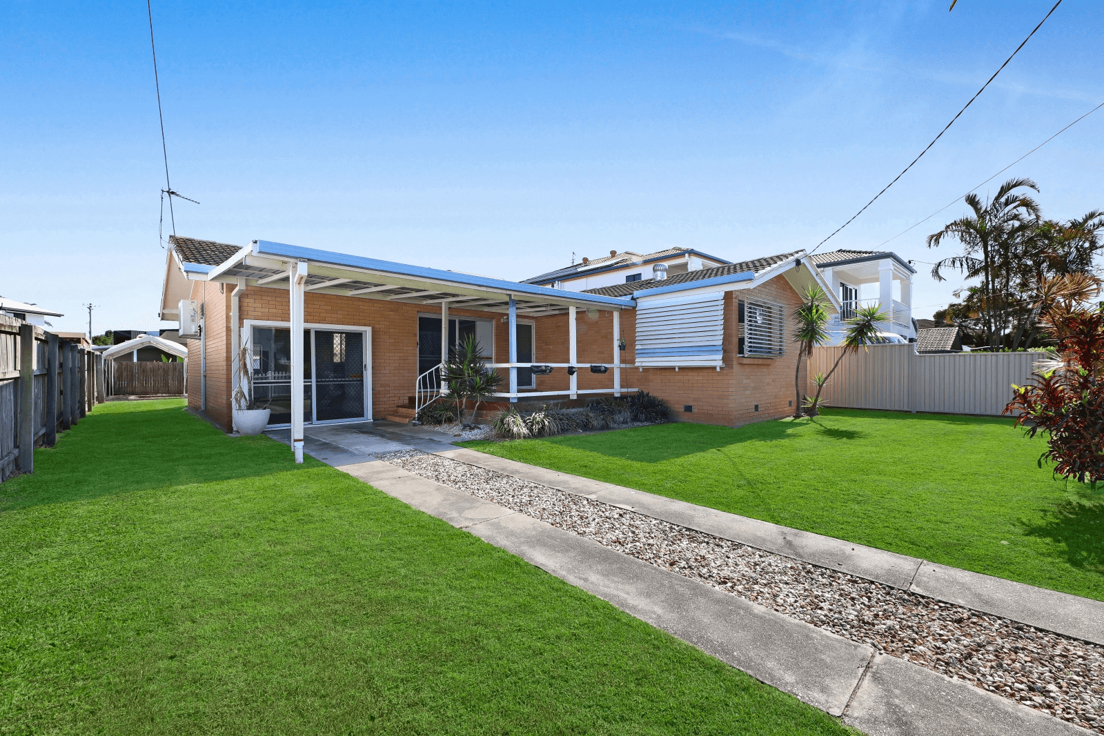 6 Errol Avenue, PARADISE POINT, QLD 4216