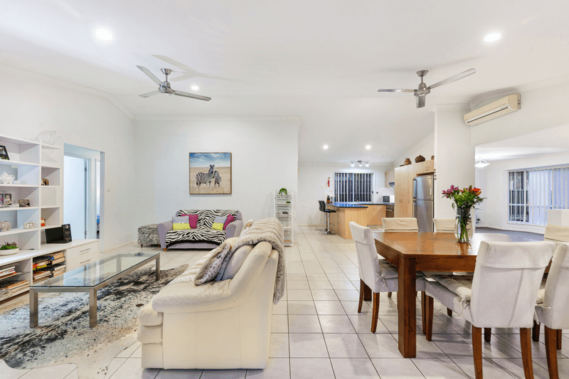 2 Gemini Circuit, MOLENDINAR, QLD 4214