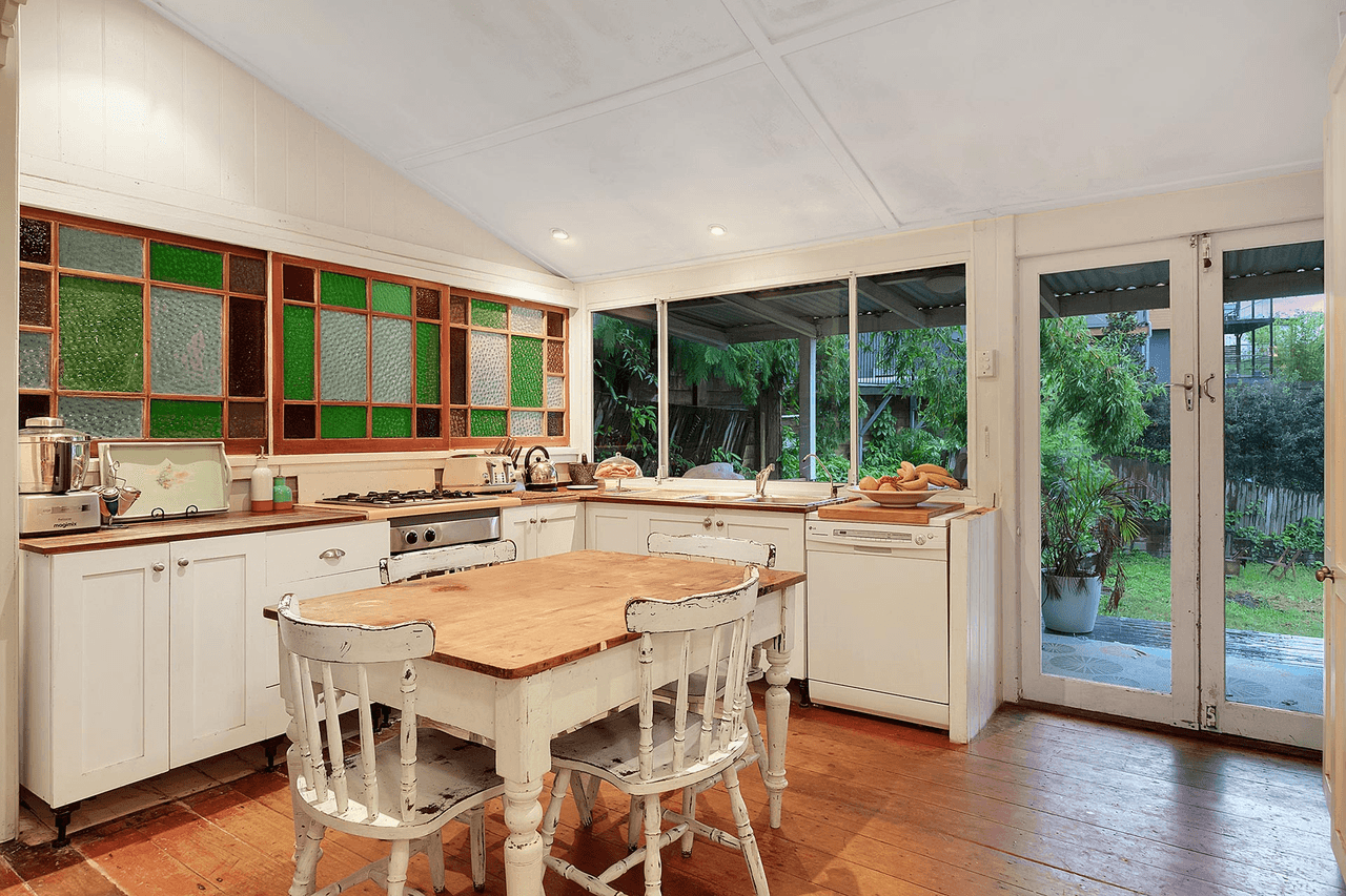 10 Jay Street, RED HILL, QLD 4059