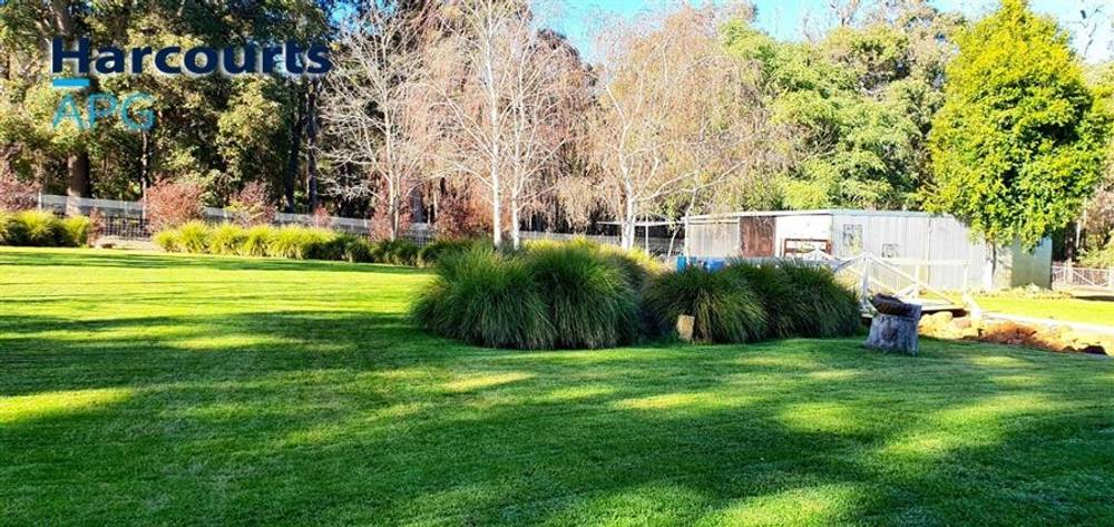 927 Collie-Preston Road, LYALLS MILL, WA 6225