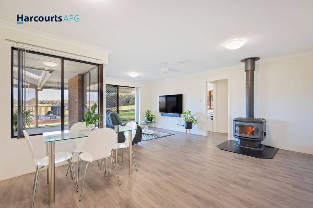 927 Collie-Preston Road, LYALLS MILL, WA 6225